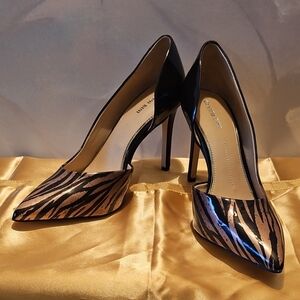 Elegant Black and Gold Stiletto Heels